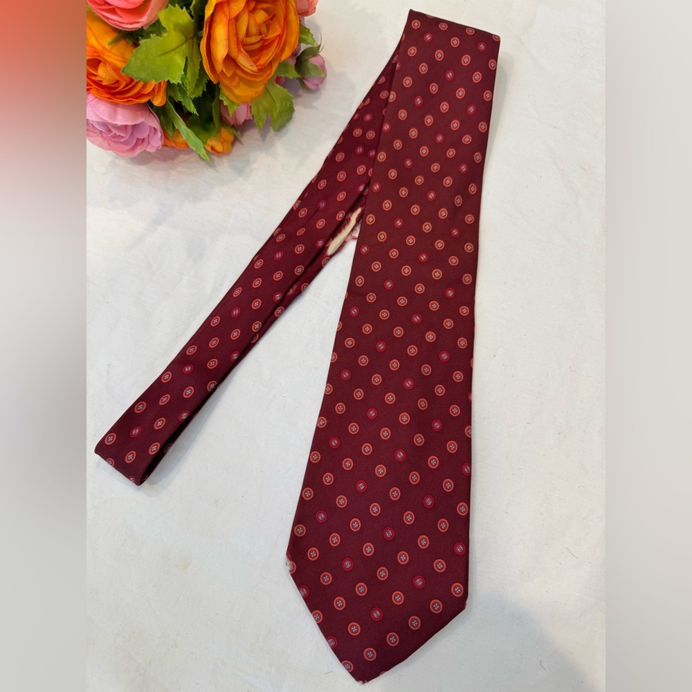 Authentic Chanel Burgundy Patterned Silk Necktie - Picture 2 of 9